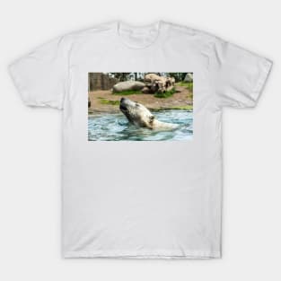 Head of Polar bear above water T-Shirt